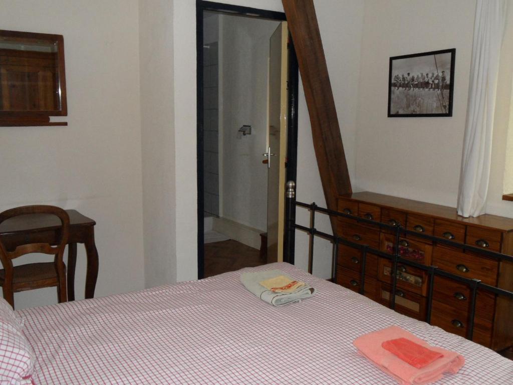 Chambres D'Hotes Domaine Du Bourg Gannay-sur-Loire Стая снимка